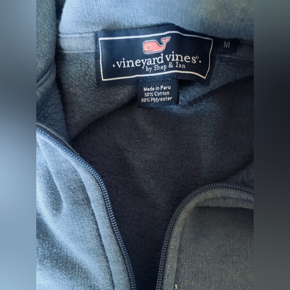 Vineyard vines hoodie - Picture 2 of 2